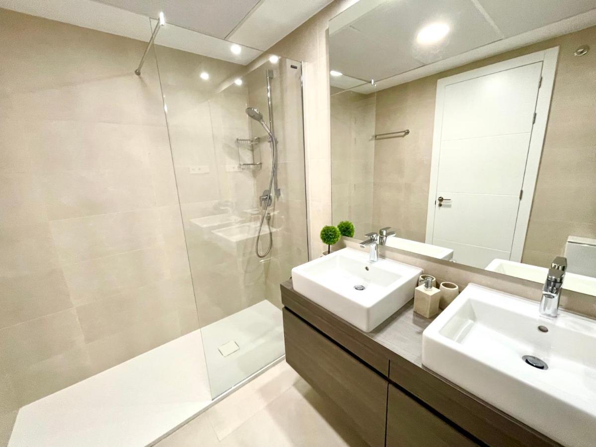 Luxury 3 Bedroom Apartment 300M From The Beach Fuengirola Exterior foto